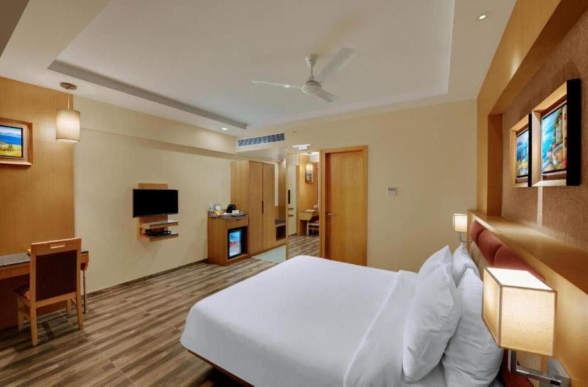 Hotel Seven Inn Near Delhi Airport Neu-Delhi Exterior foto